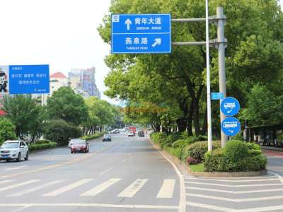 廠家批發(fā)交通標(biāo)牌 要買郴州交通標(biāo)牌當(dāng)選安捷交通