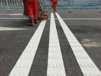 道路交通標識與路面工程 保障交通安全的關鍵要素